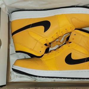 Nike Air Jordan 1 Mids